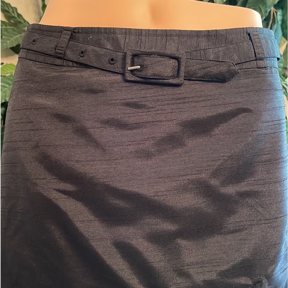 WHBM EMBROIDERED FLOWER TULIP HEM SKIRT - Picture 3 of 8